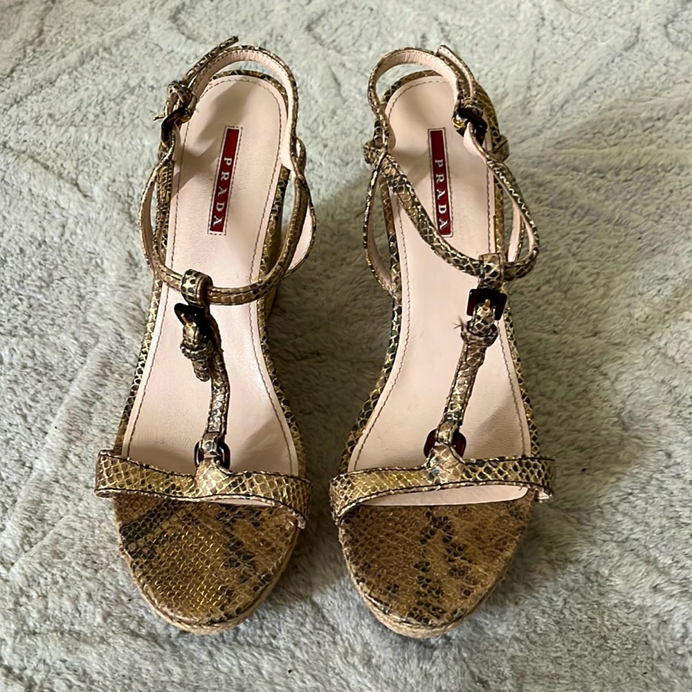 Prada women’s snake skin size 40 wedge gold, great condition, hardly worn